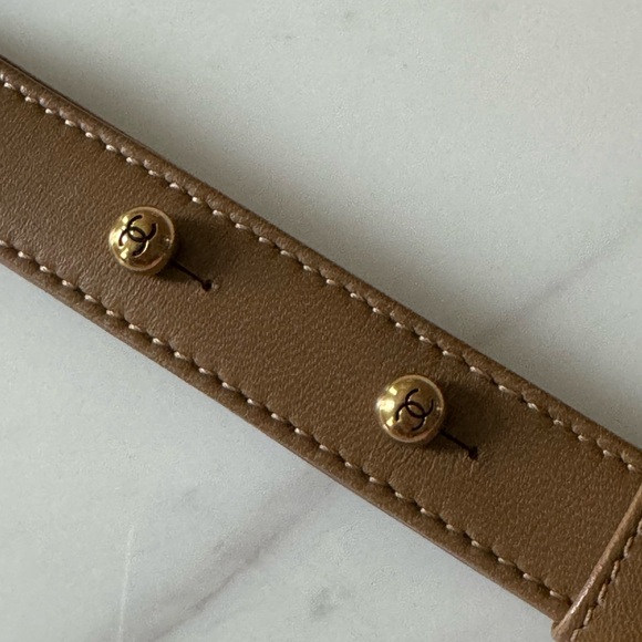 CHANEL 2018 Large Boy Diamond Quilted Leather bag in Beige - Picture 4 of 16